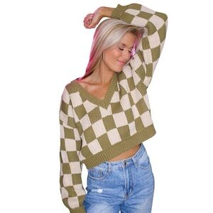 Blue Blush V-Neck Checkerboard Cropped Sweater - Olive & Cream